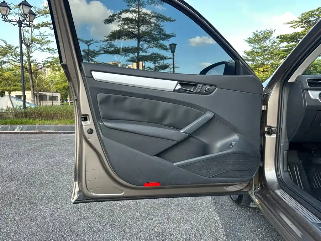 Volkswagen Passat — миниатюра 4