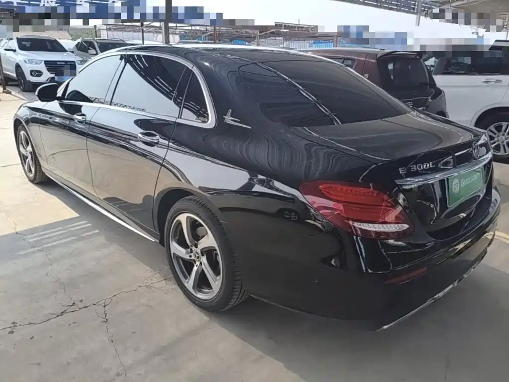 Mercedes-Benz E-Class — миниатюра 5