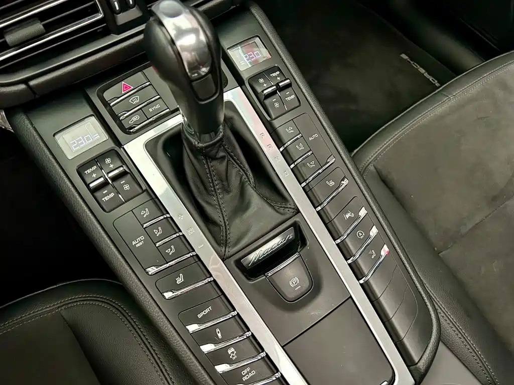 Porsche Macan — миниатюра 10