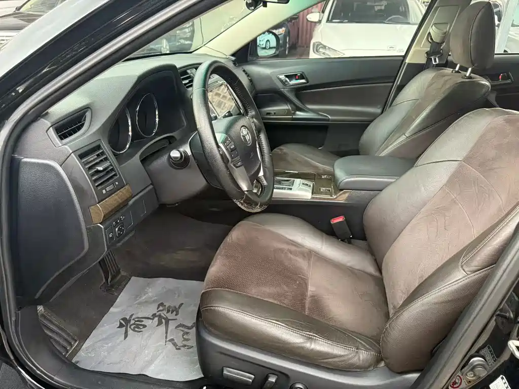 Toyota Reiz — миниатюра 5