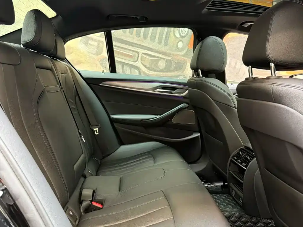 BMW 5 Series (Import) — миниатюра 9