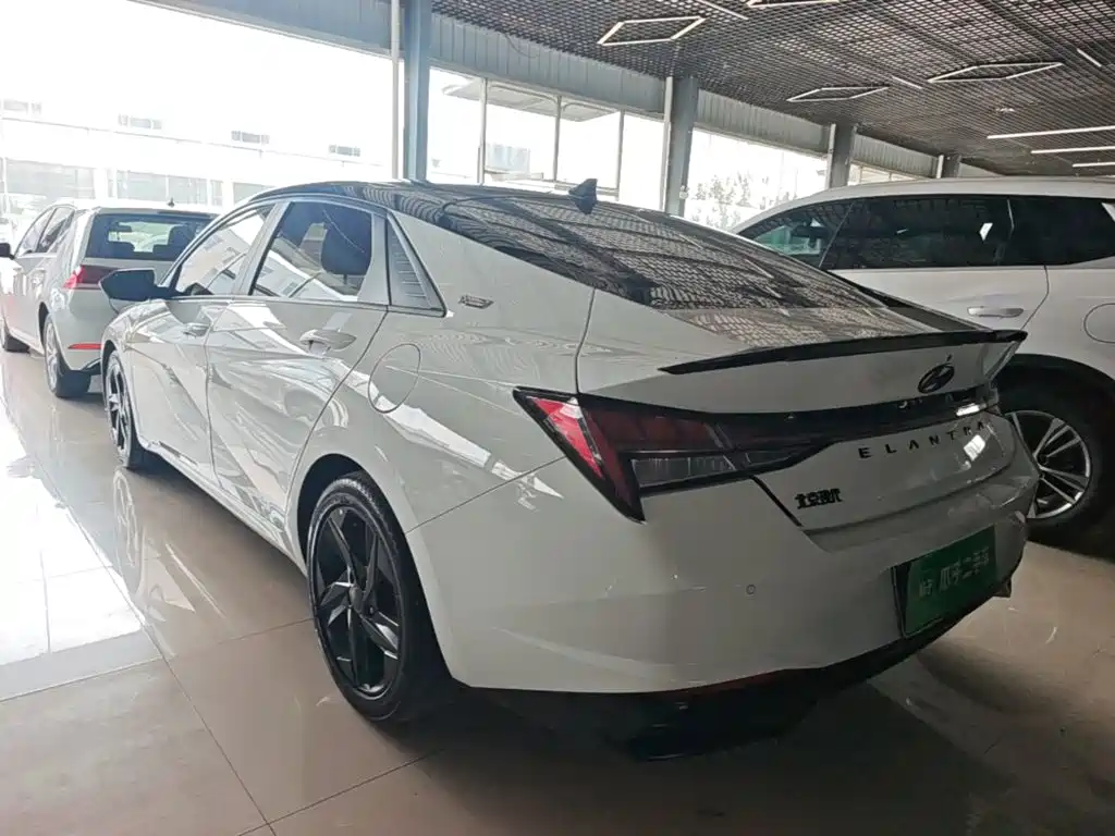 Hyundai Elantra — миниатюра 5