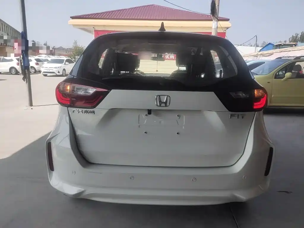 Honda Fit — миниатюра 6