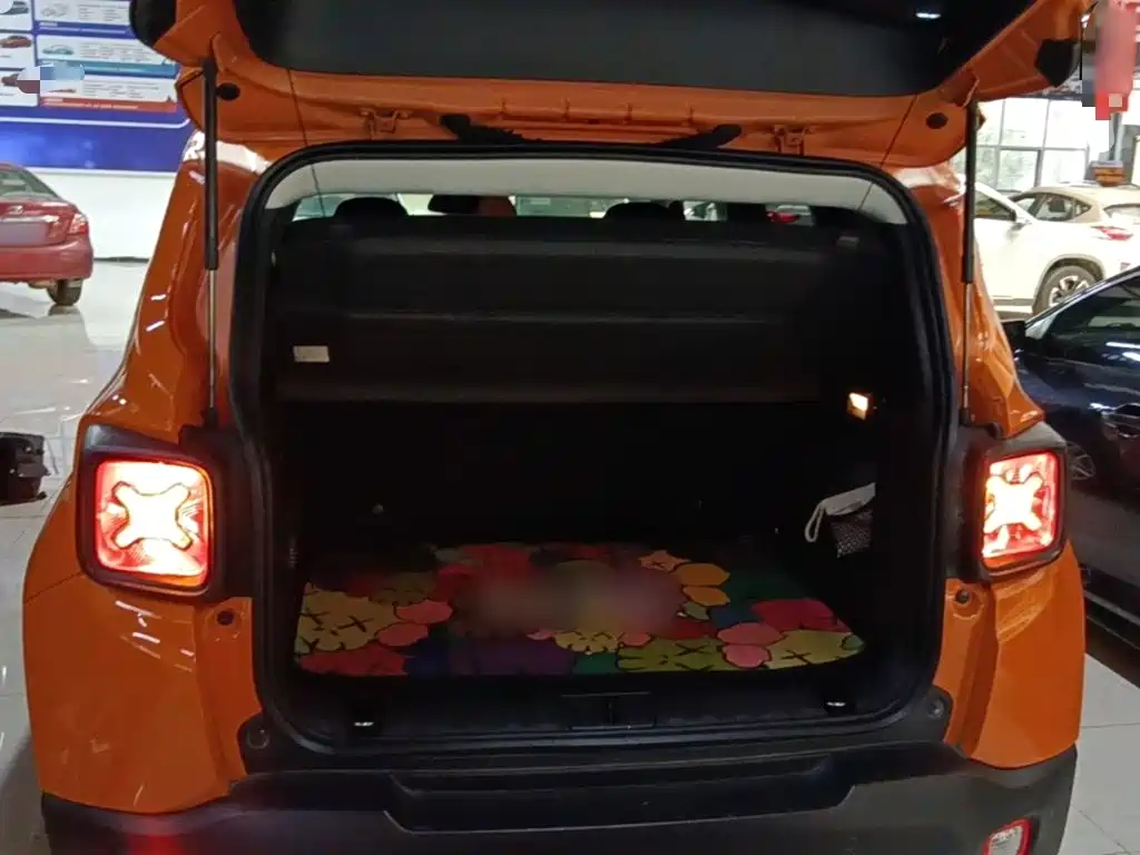 Jeep Renegade — миниатюра 19