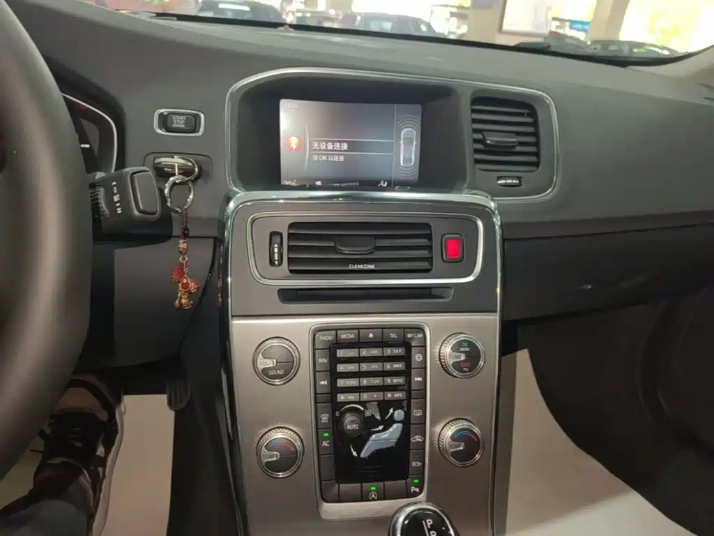 Volvo S60 — миниатюра 13