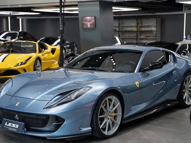 Ferrari 812 — фото 1