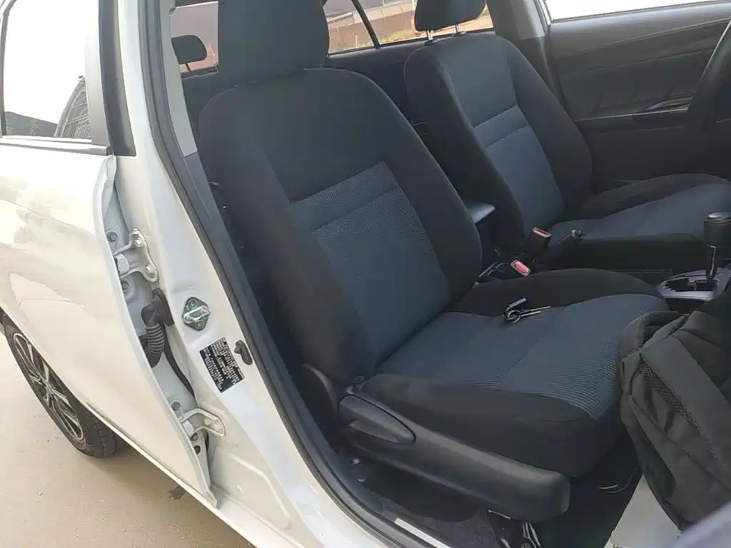 Toyota Yaris L — миниатюра 25
