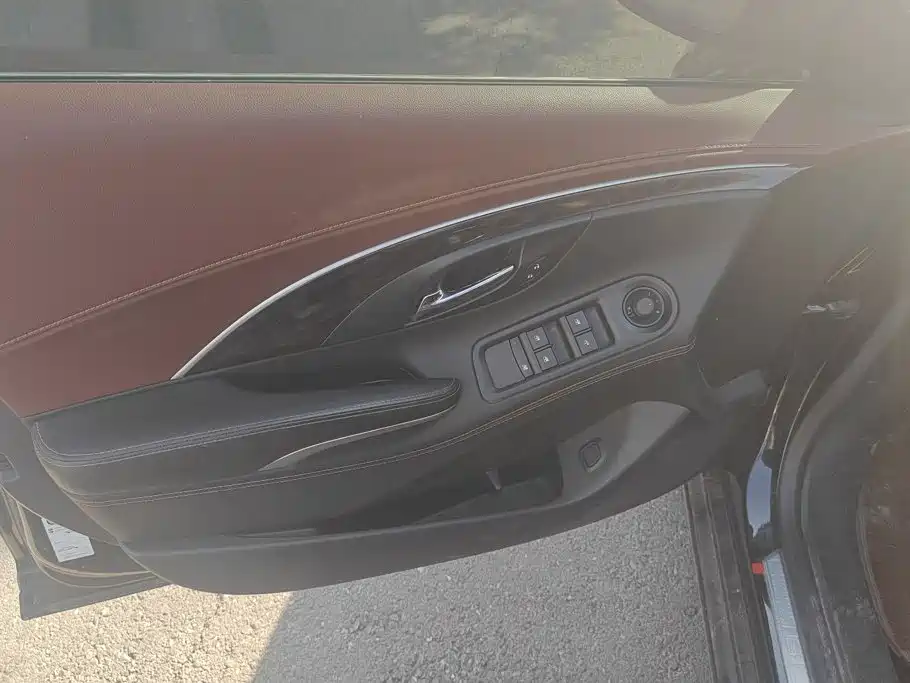 Buick LaCrosse — миниатюра 5