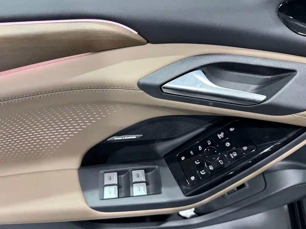 Audi A6L e-tron — миниатюра 10