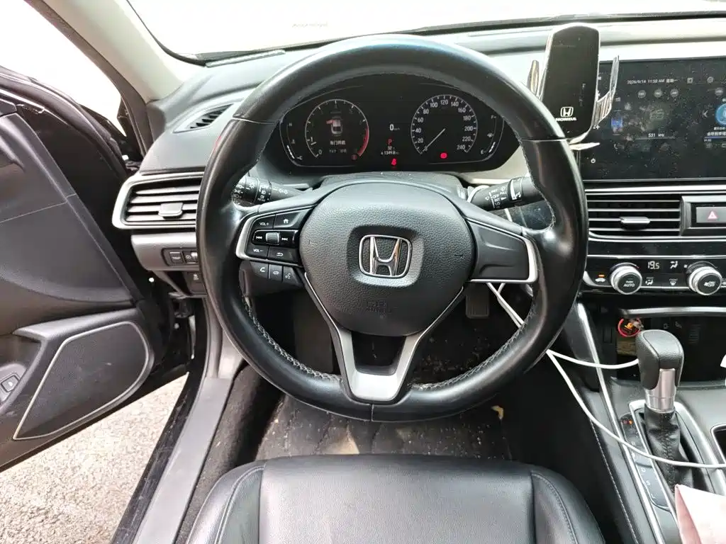 Honda Accord — миниатюра 6