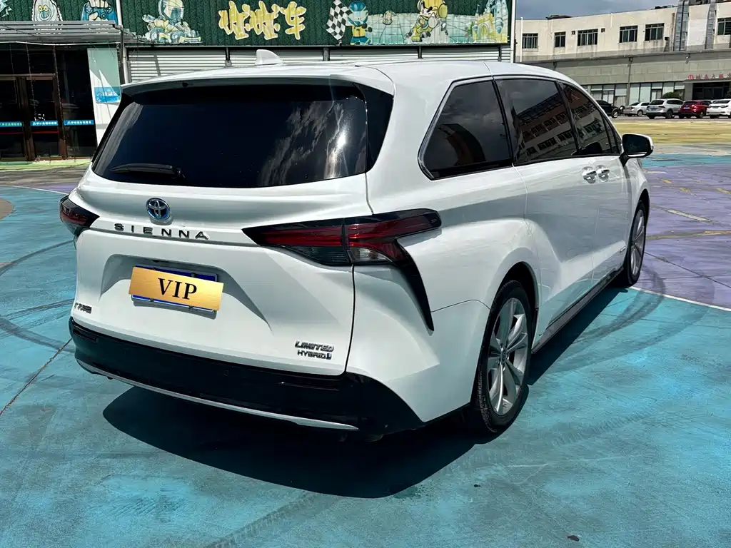 Toyota Sienna — миниатюра 5