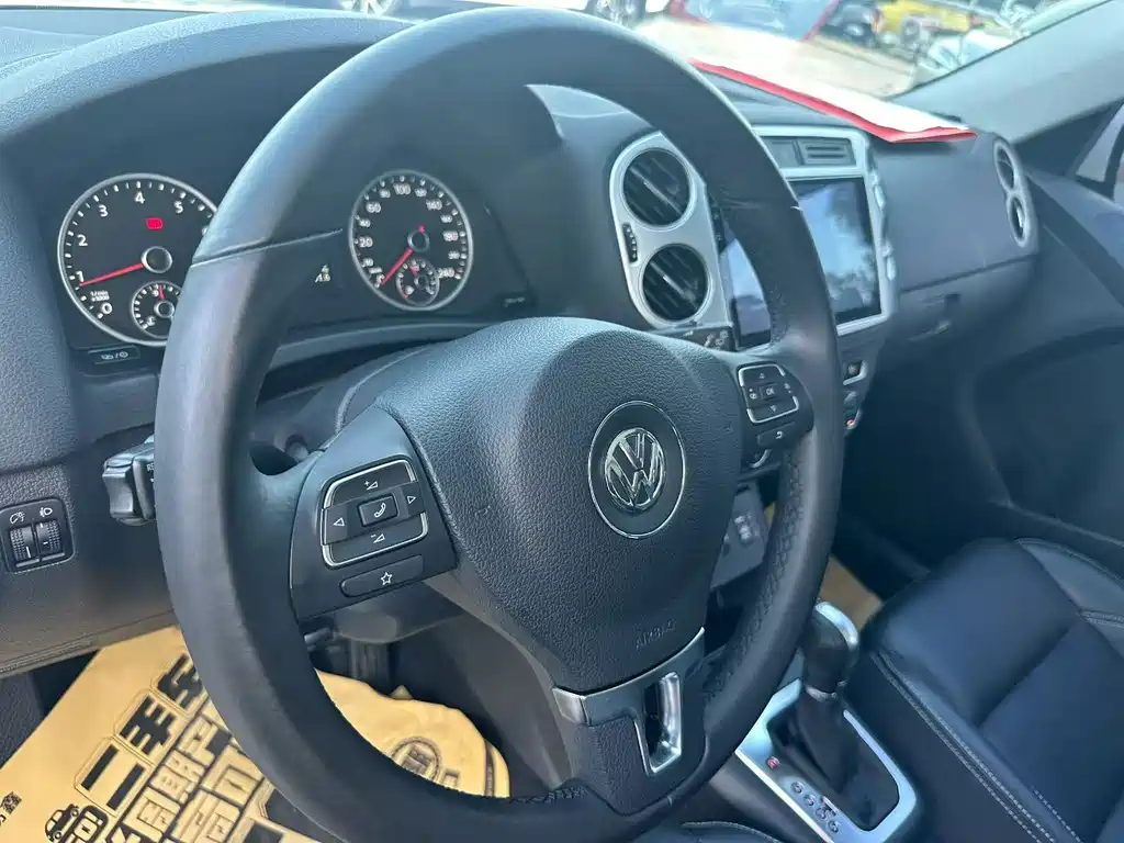 Volkswagen Tiguan — миниатюра 7