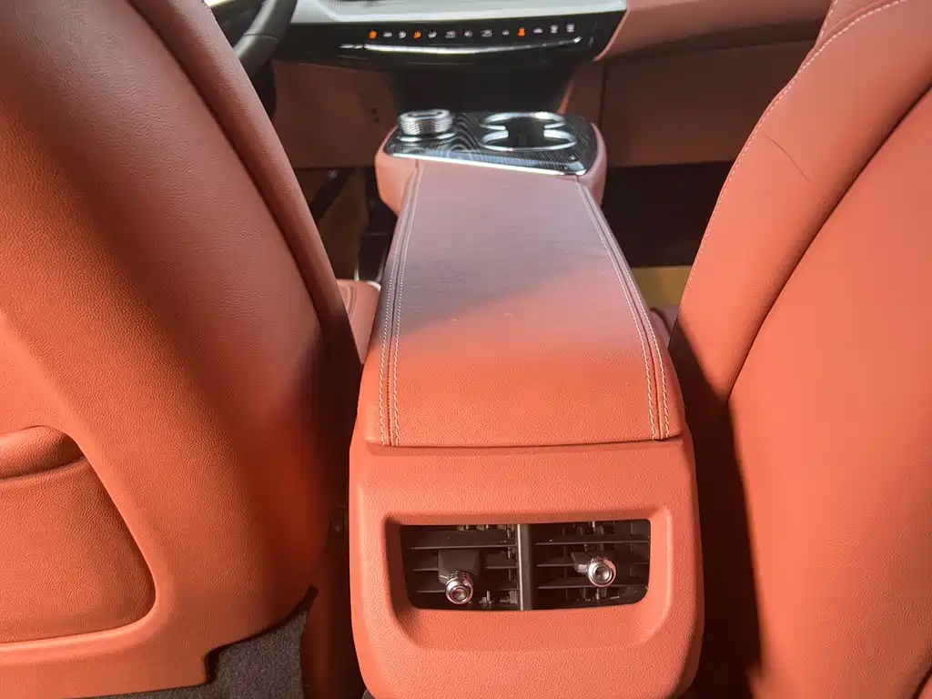 Cadillac IQ — миниатюра 15