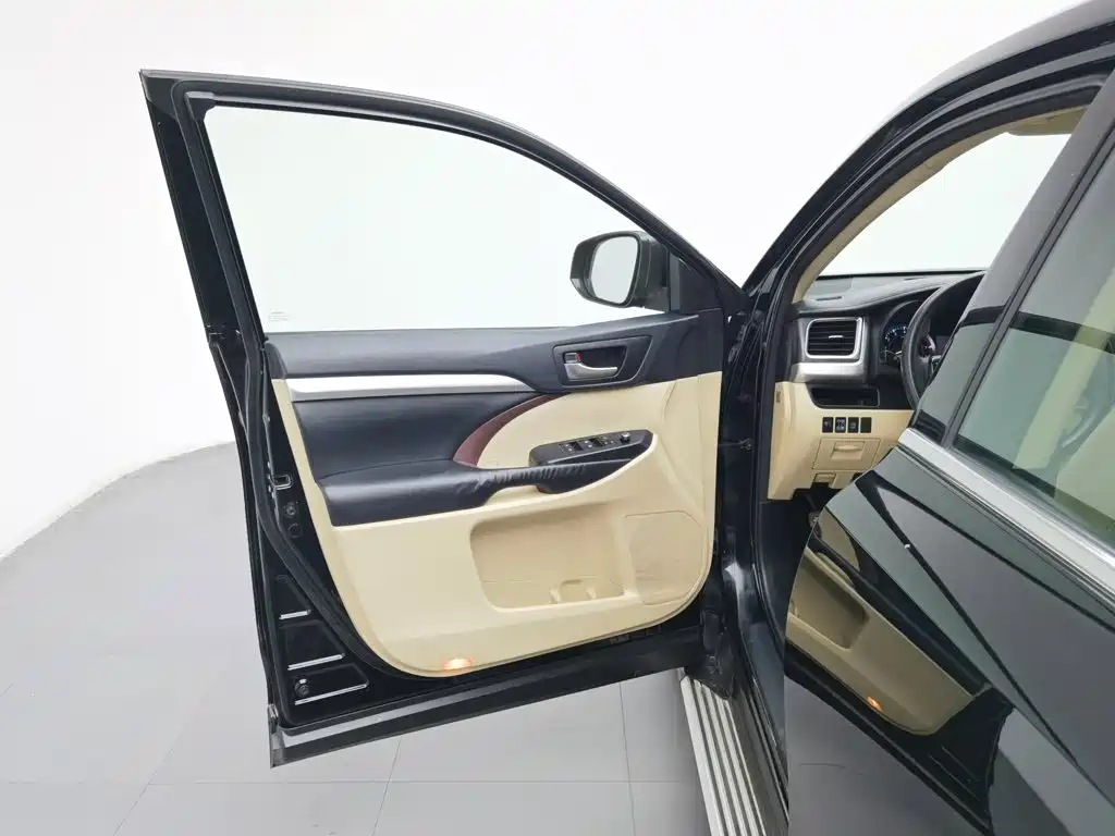 Toyota Highlander — миниатюра 8