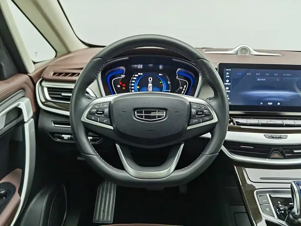 Geely Jia Ji New Energy — миниатюра 11