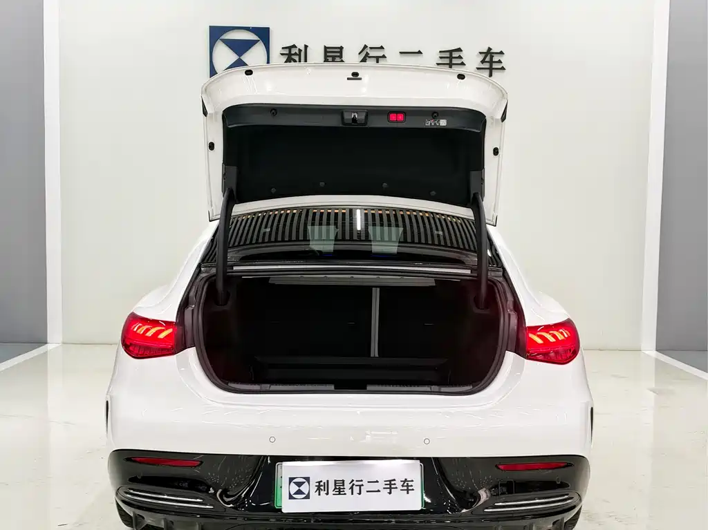 Mercedes-Benz EQE — миниатюра 12