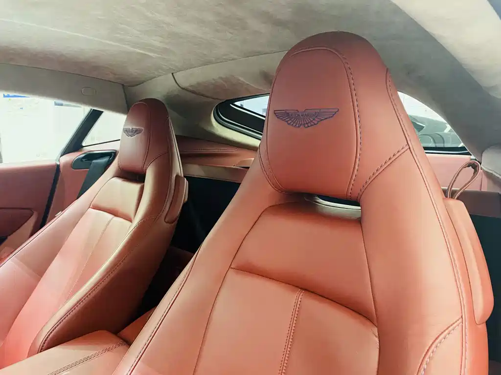 Aston Martin V8 Vantage — миниатюра 6
