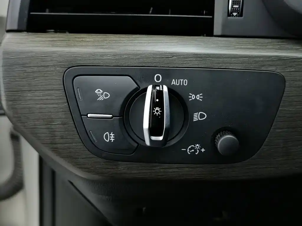 Audi A4L — миниатюра 21