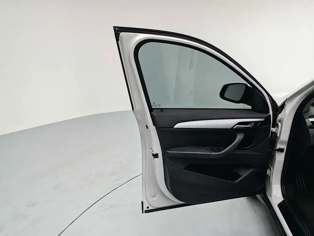 BMW X1 — миниатюра 10