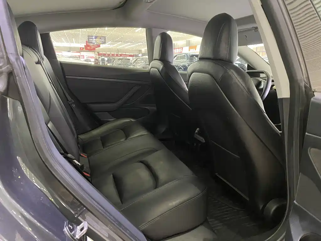Tesla Model 3 - фото 7