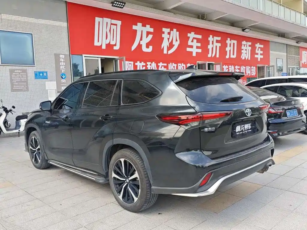 Toyota Crown Kluger — миниатюра 9
