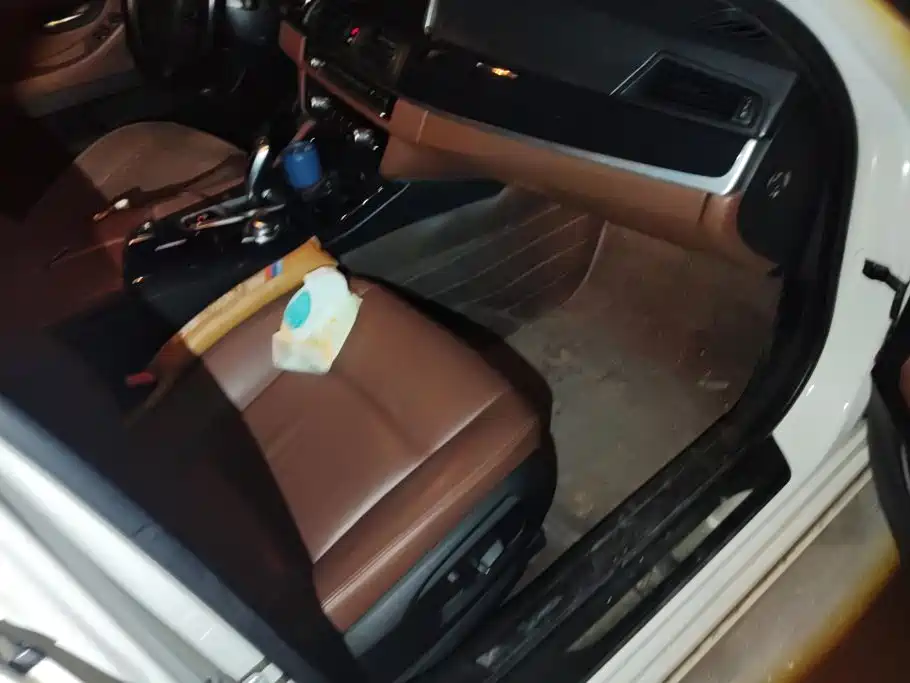 BMW 5 Series — миниатюра 8