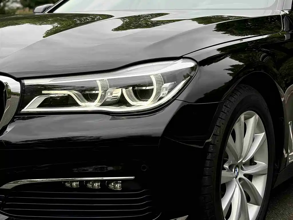 BMW 7 Series 7 2016 730Li Lead