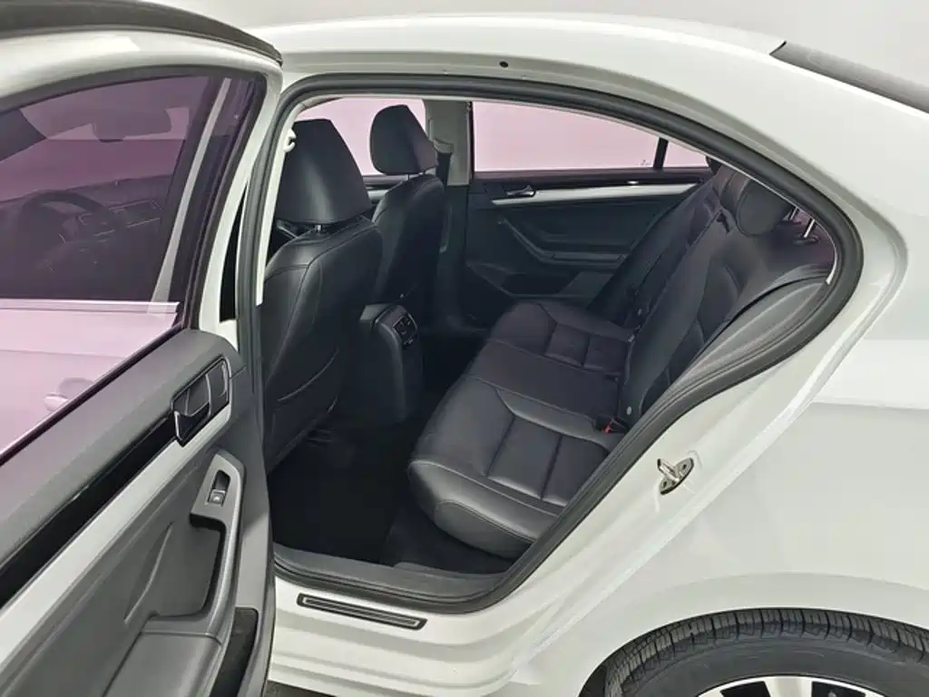 Volkswagen Sagitar — миниатюра 11