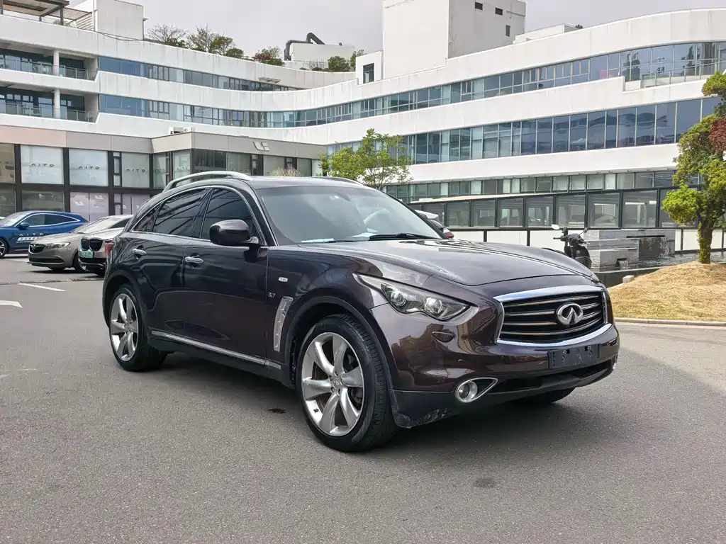 Infiniti QX70 — миниатюра 3