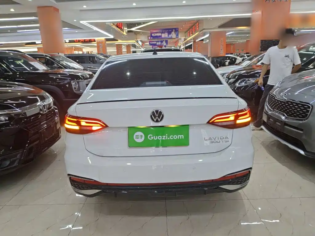 Volkswagen Lavida — миниатюра 6