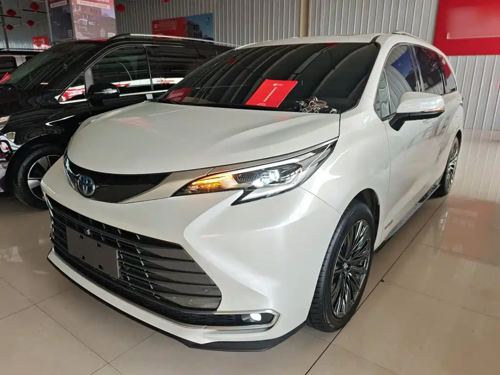 Toyota Sienna 2023 2.5L Luxury