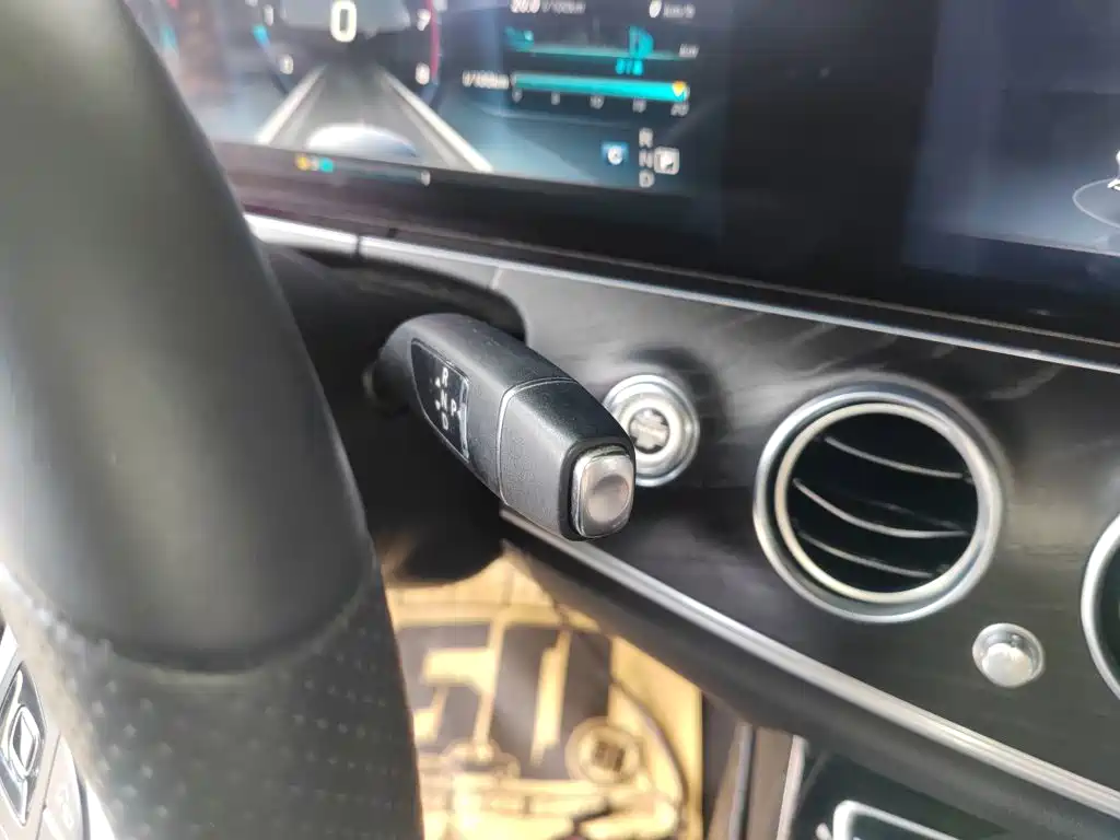 Mercedes-Benz E-Class E 2016 E 200 L Sport