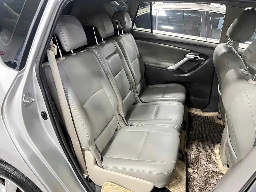 Toyota Verso — миниатюра 12