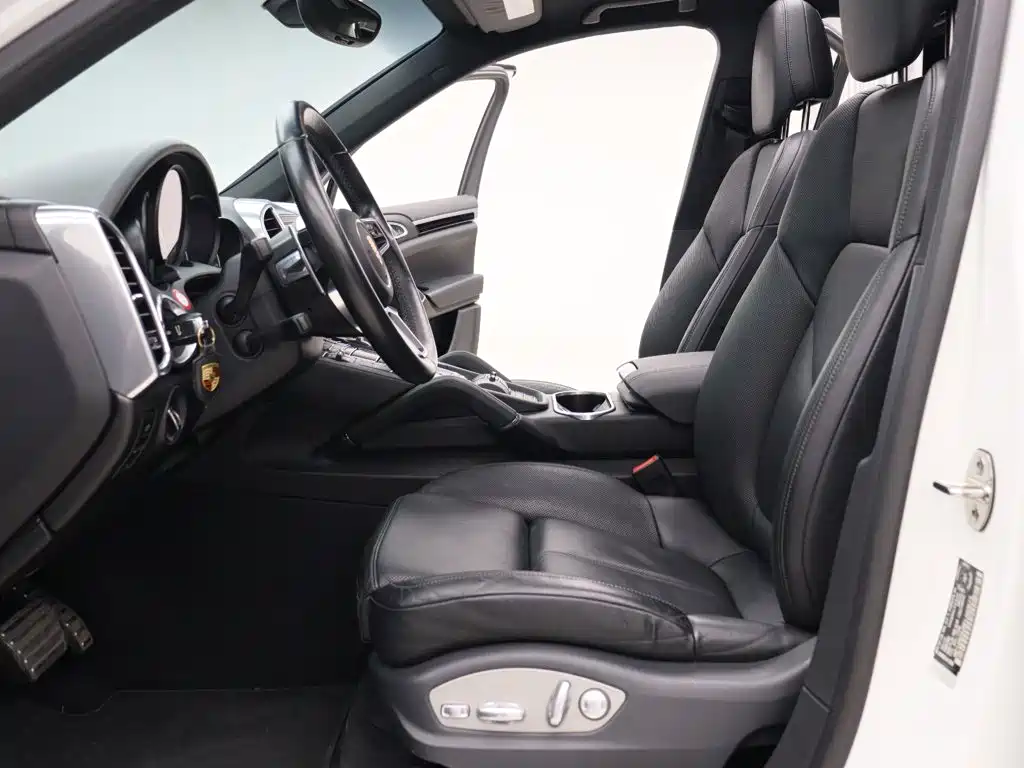 Porsche Cayenne — миниатюра 2