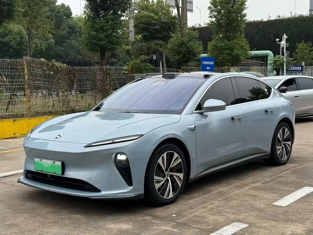 NIO ET5