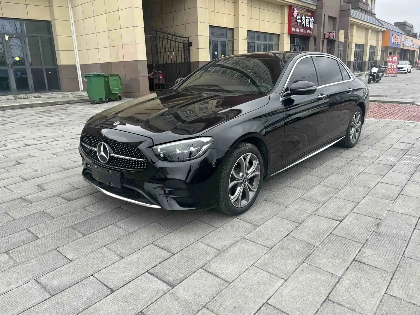 奔驰E级 2023款 E 300 L 运动时尚型 2023