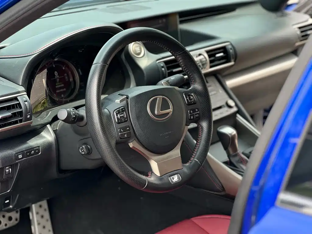 Lexus IS — миниатюра 17