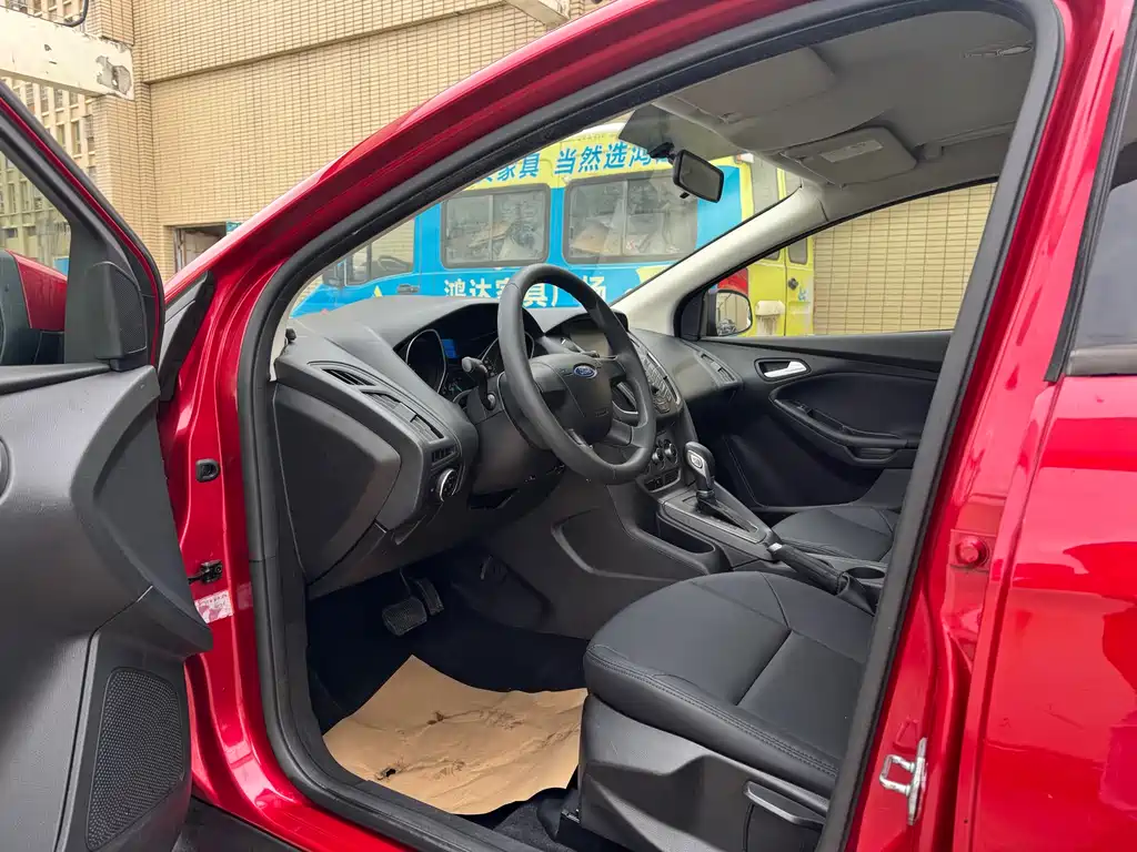 Ford Focus 2012 1.6L AT Comfort