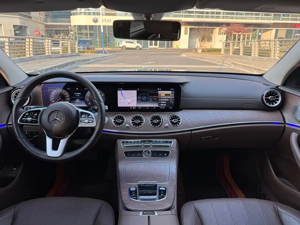 MERCEDES-BENZ E CLASS