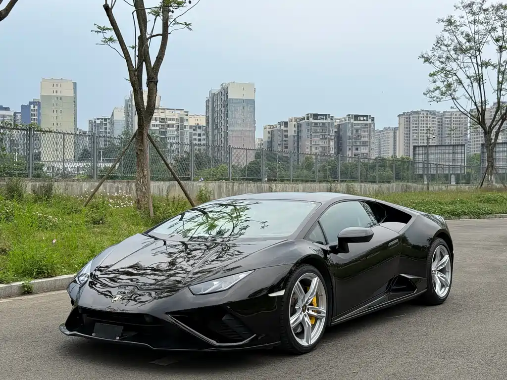 Lamborghini Huracán 2021