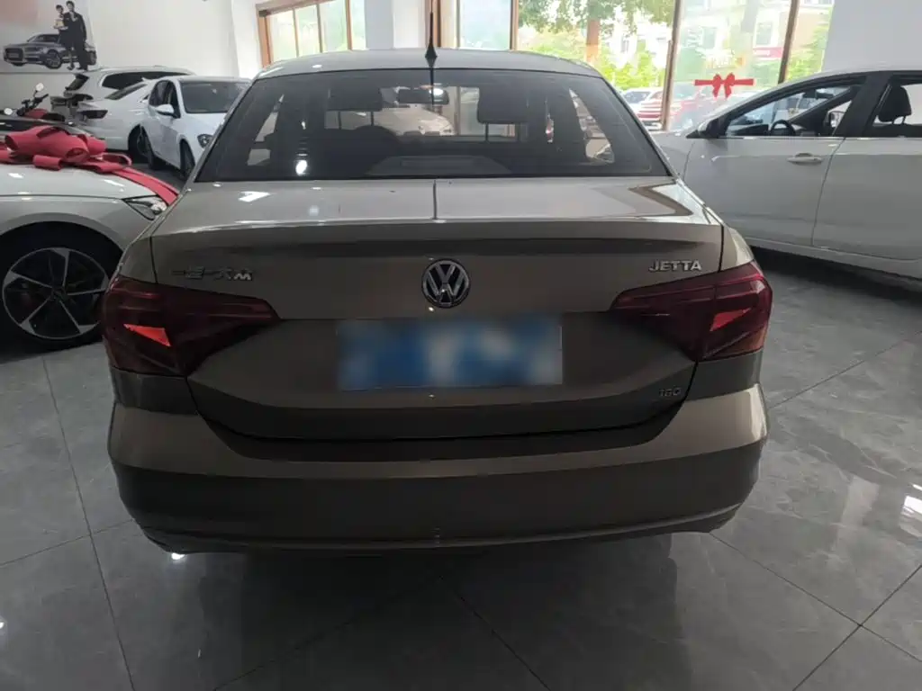 Volkswagen Jetta — миниатюра 6