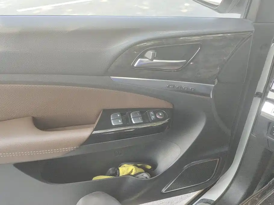 BYD Tang New Energy — миниатюра 7