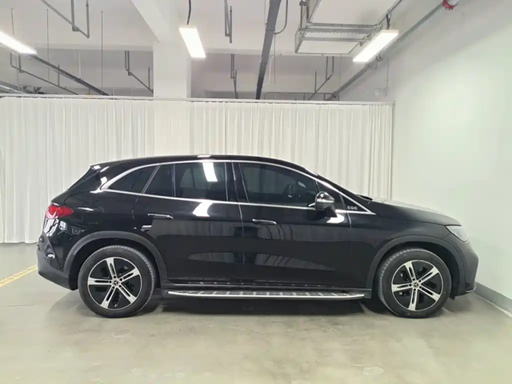 Mercedes-Benz EQE SUV — миниатюра 4