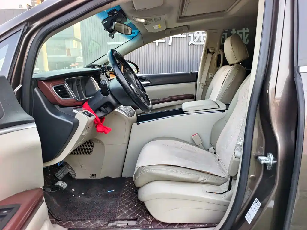 Buick GL8 2015 2.4L Luxury Premium