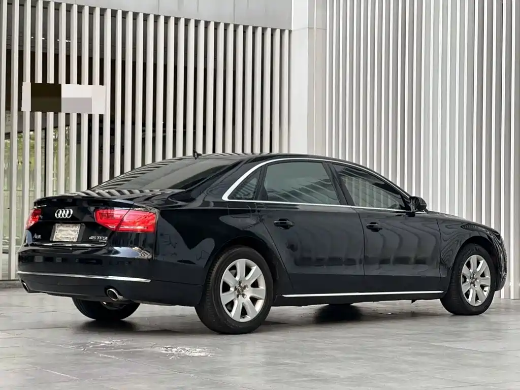 Audi A8 — миниатюра 5