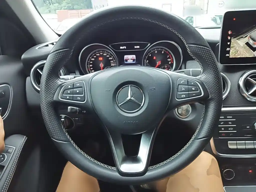 Mercedes-Benz GLA — миниатюра 11