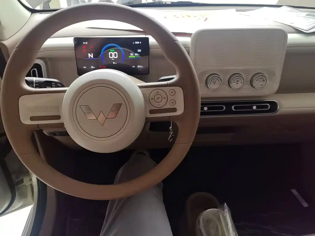 Wuling MINIEV — миниатюра 10