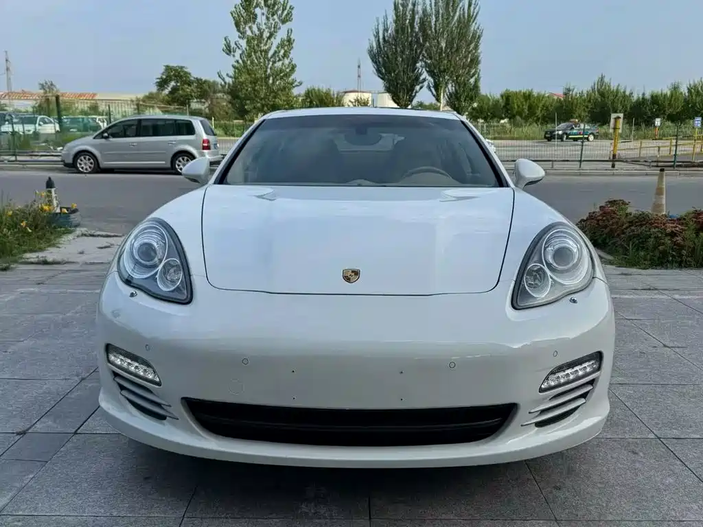 Porsche Panamera — миниатюра 2