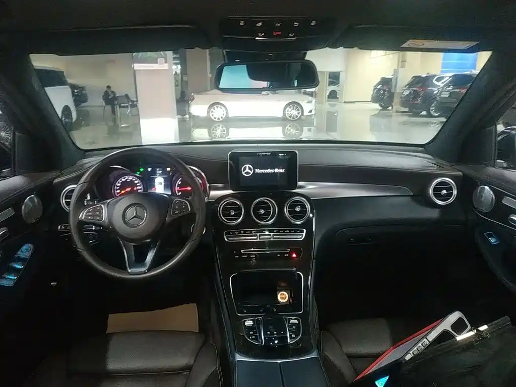 Mercedes-Benz GLC 2018 GLC 260 4MATIC Luxury