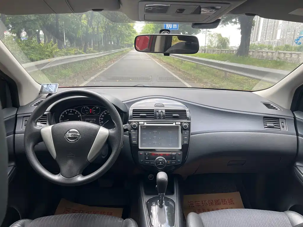Nissan Tiida — миниатюра 5